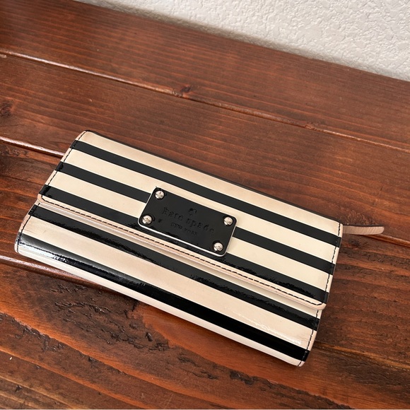 Kate Spade Striped Wallet - Picture 1 of 6